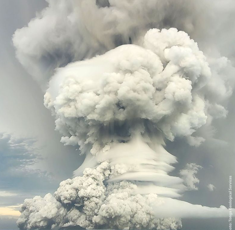 L'eruzione del vulcano Tonga